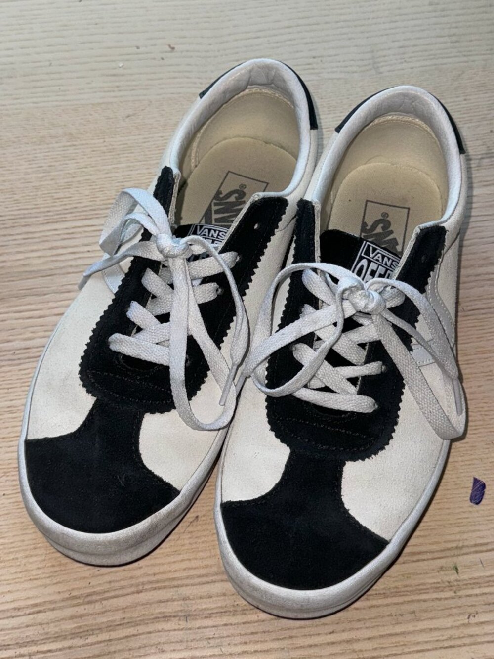 Vans Sport Low Suede Black / White W9